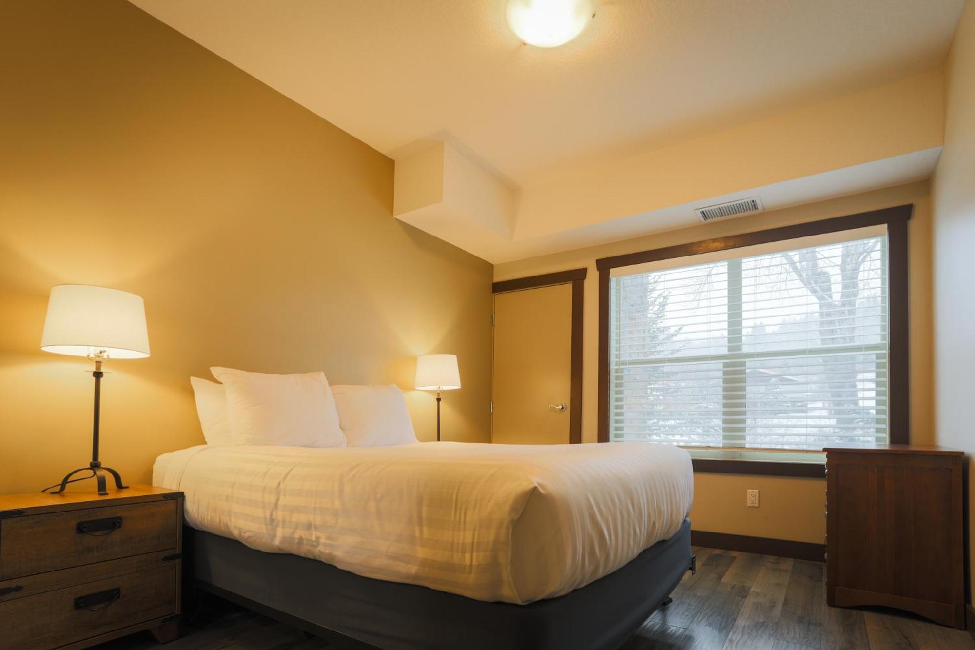 Silver Rock By Stayin Fernie Room photo