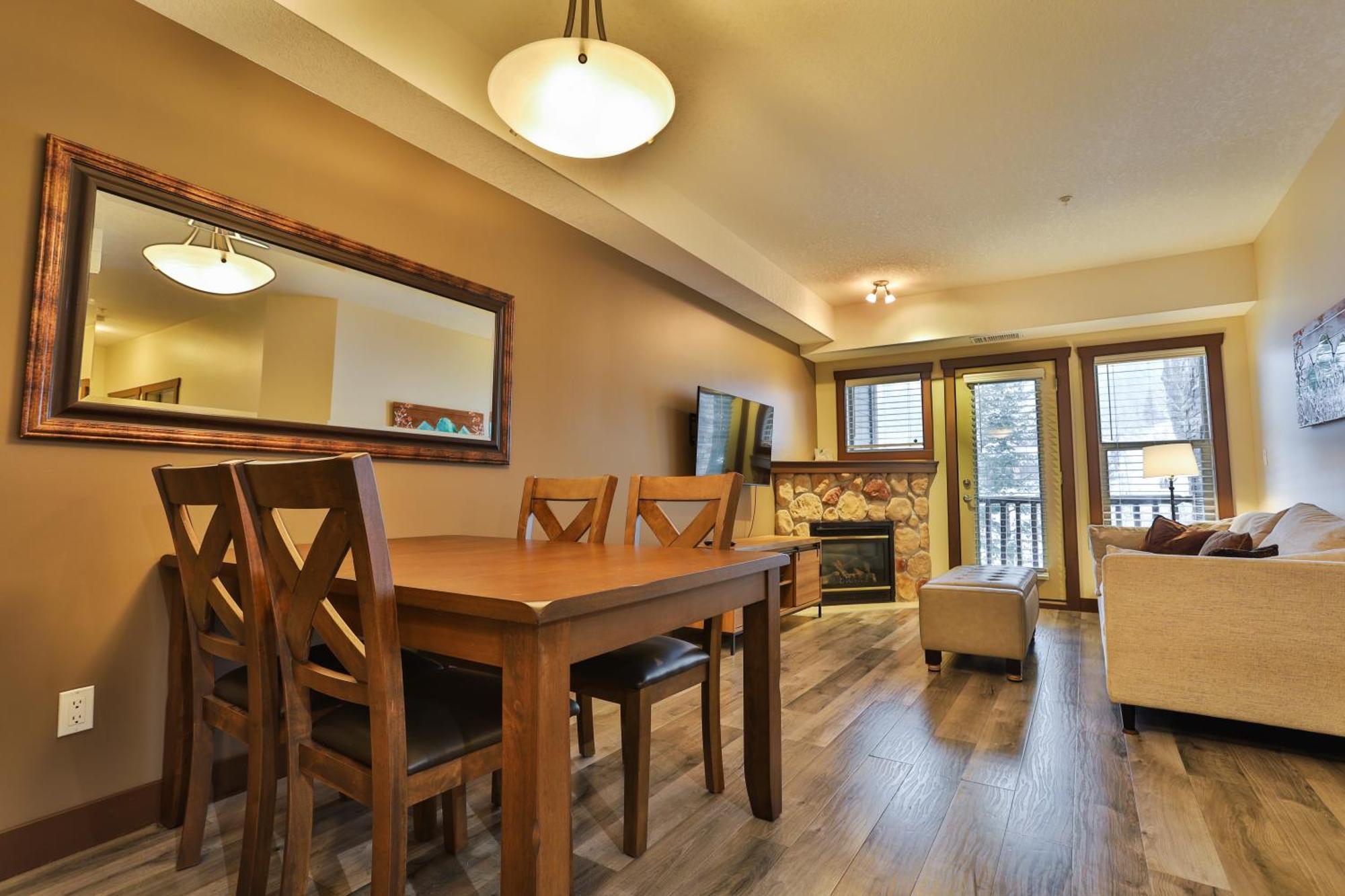 Silver Rock By Stayin Fernie Room photo