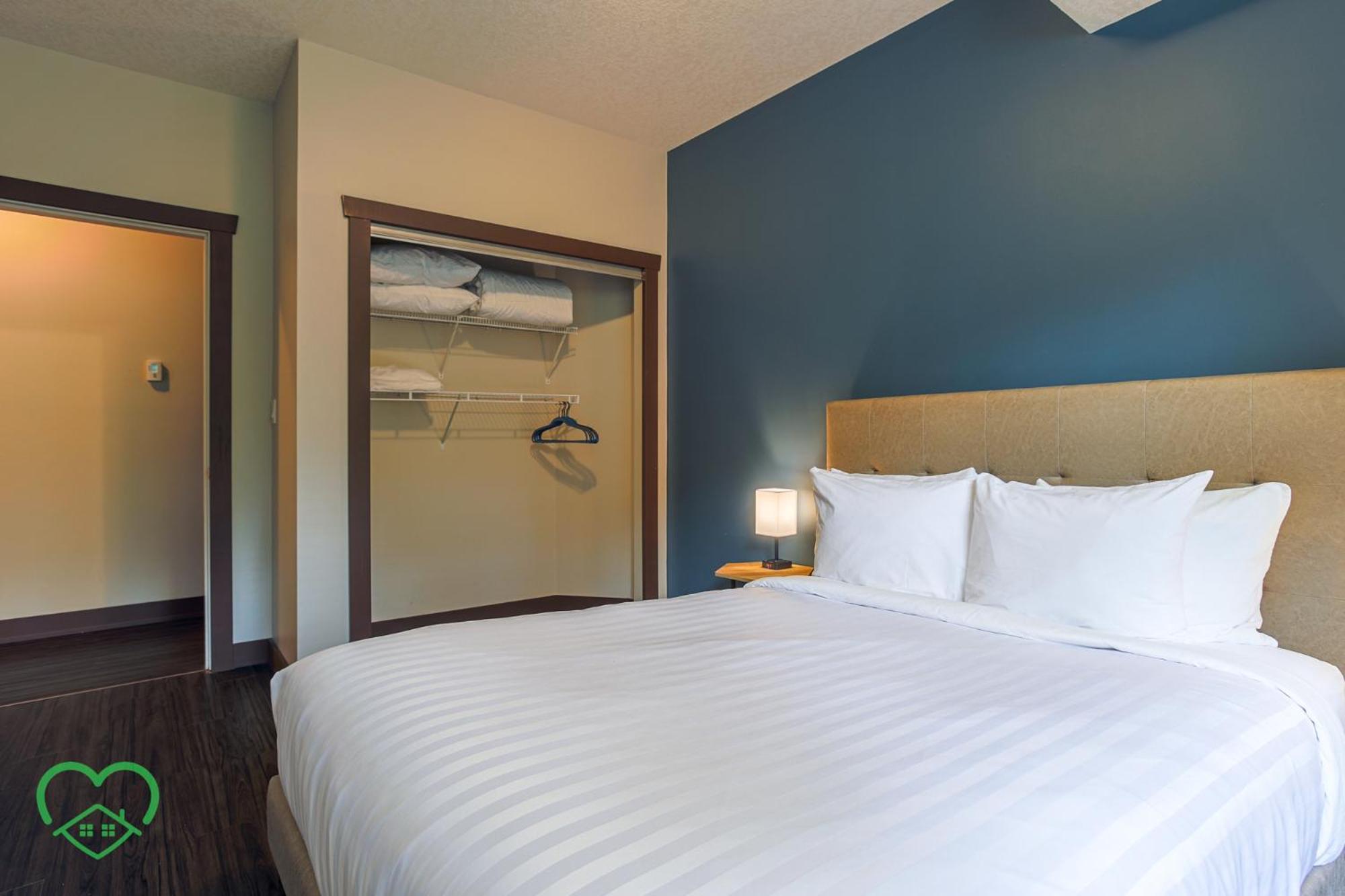 Silver Rock By Stayin Fernie Room photo