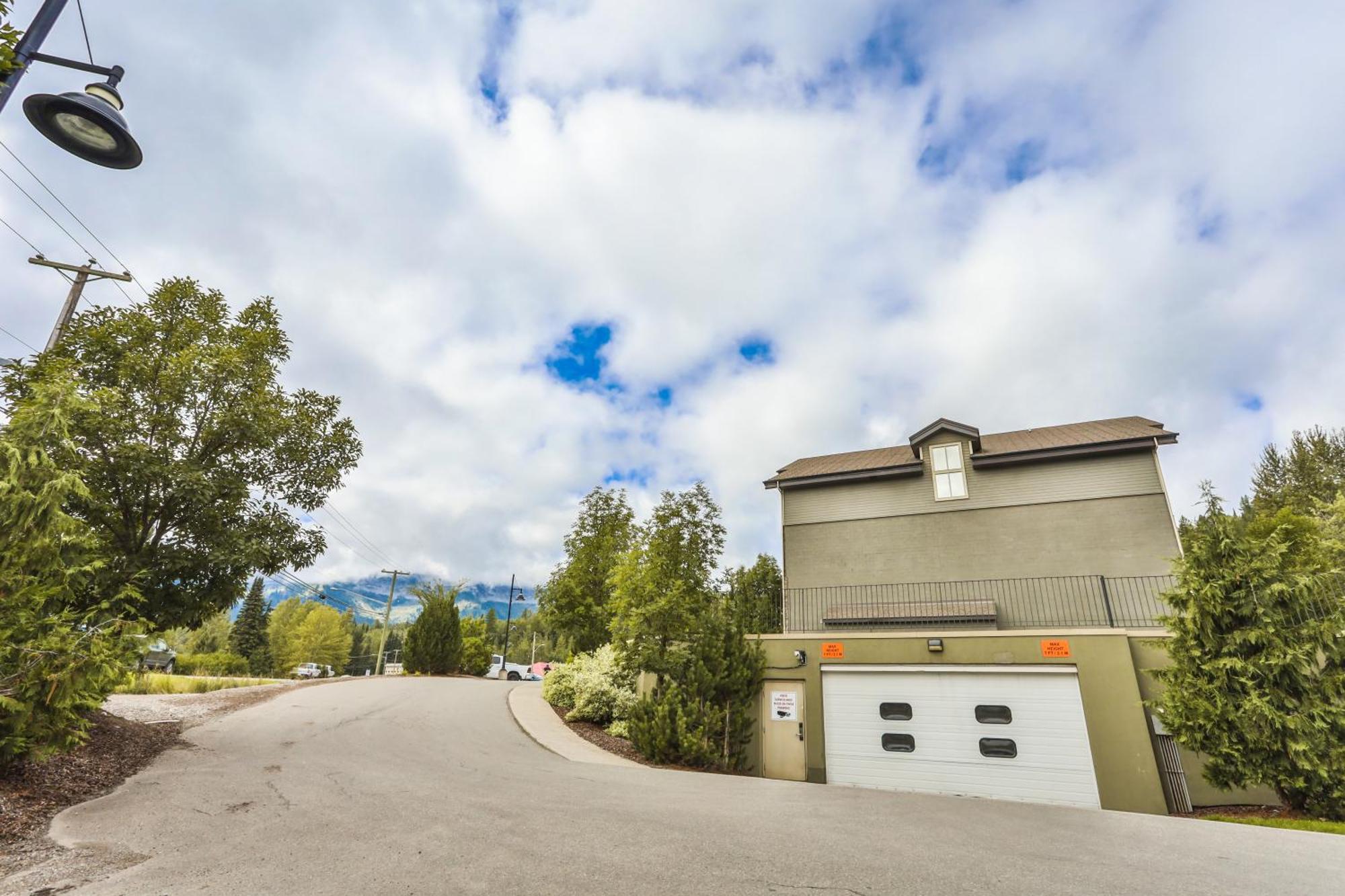 Silver Rock By Stayin Fernie Exterior photo