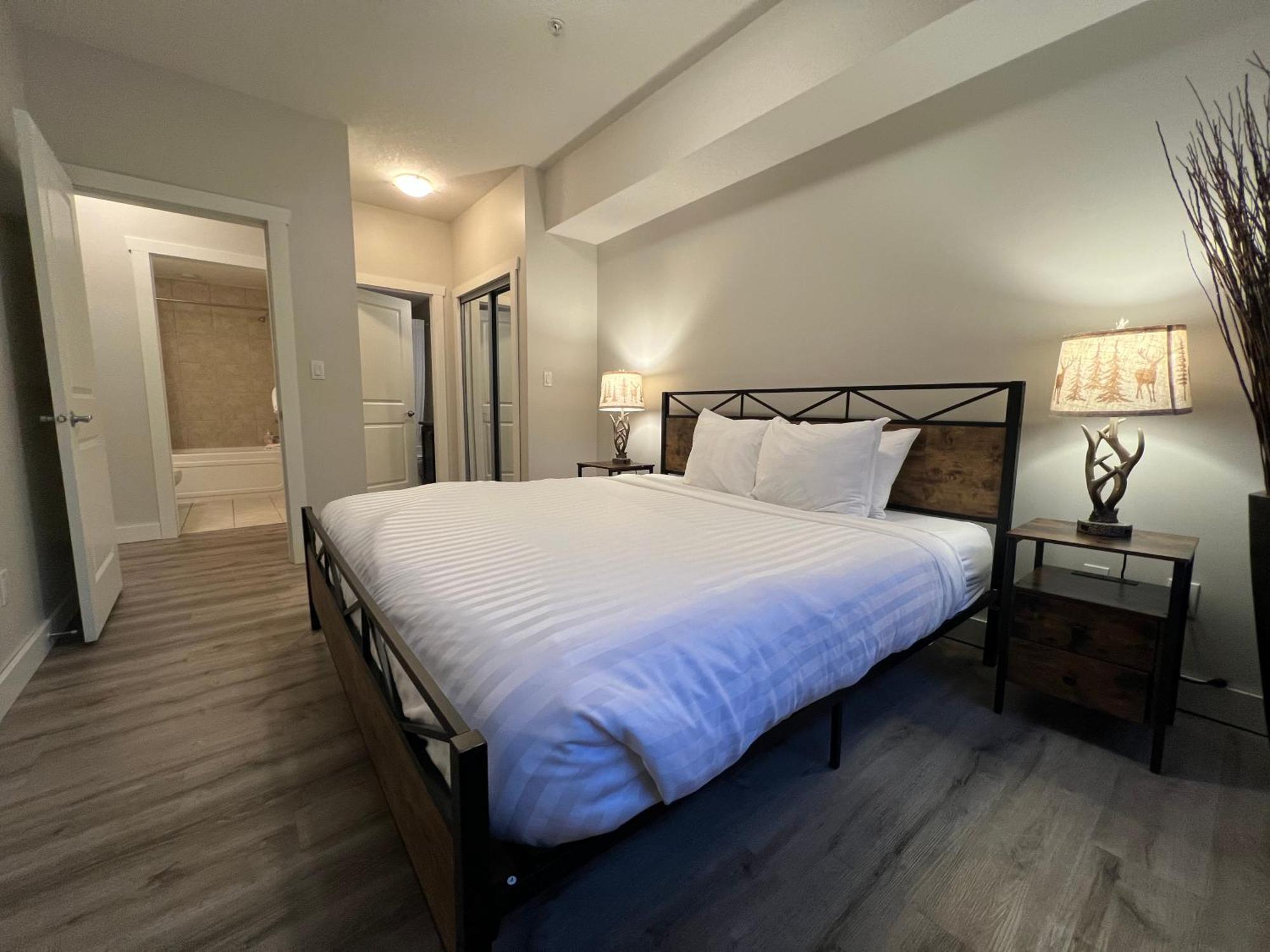 Silver Rock By Stayin Fernie Room photo
